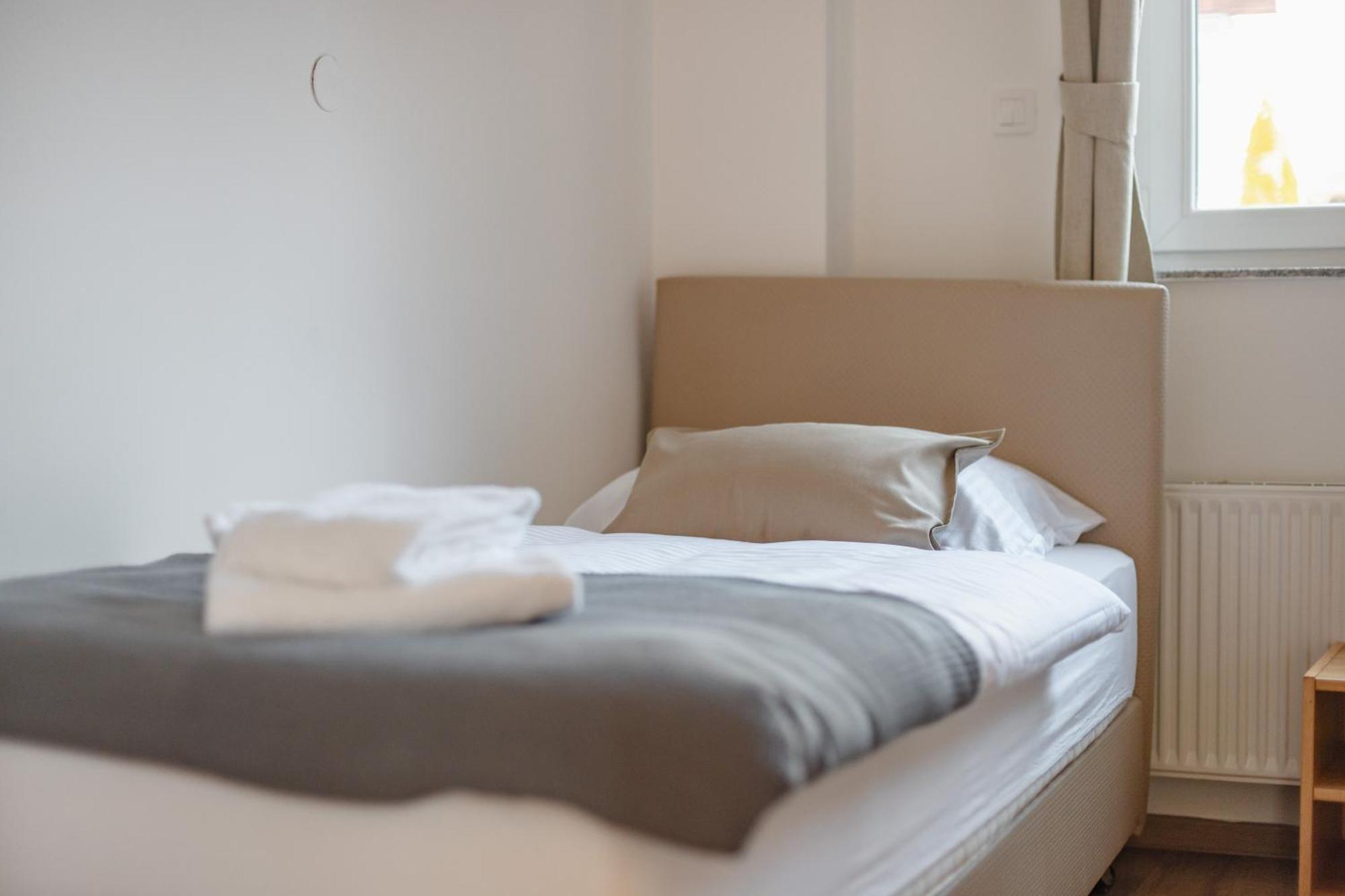 Vila Klara Apartments Ljubljana Bagian luar foto