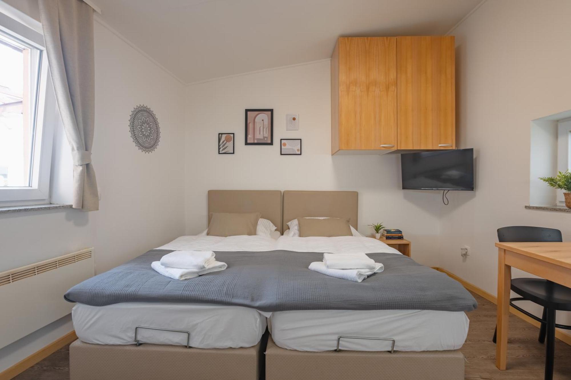 Vila Klara Apartments Ljubljana Bagian luar foto