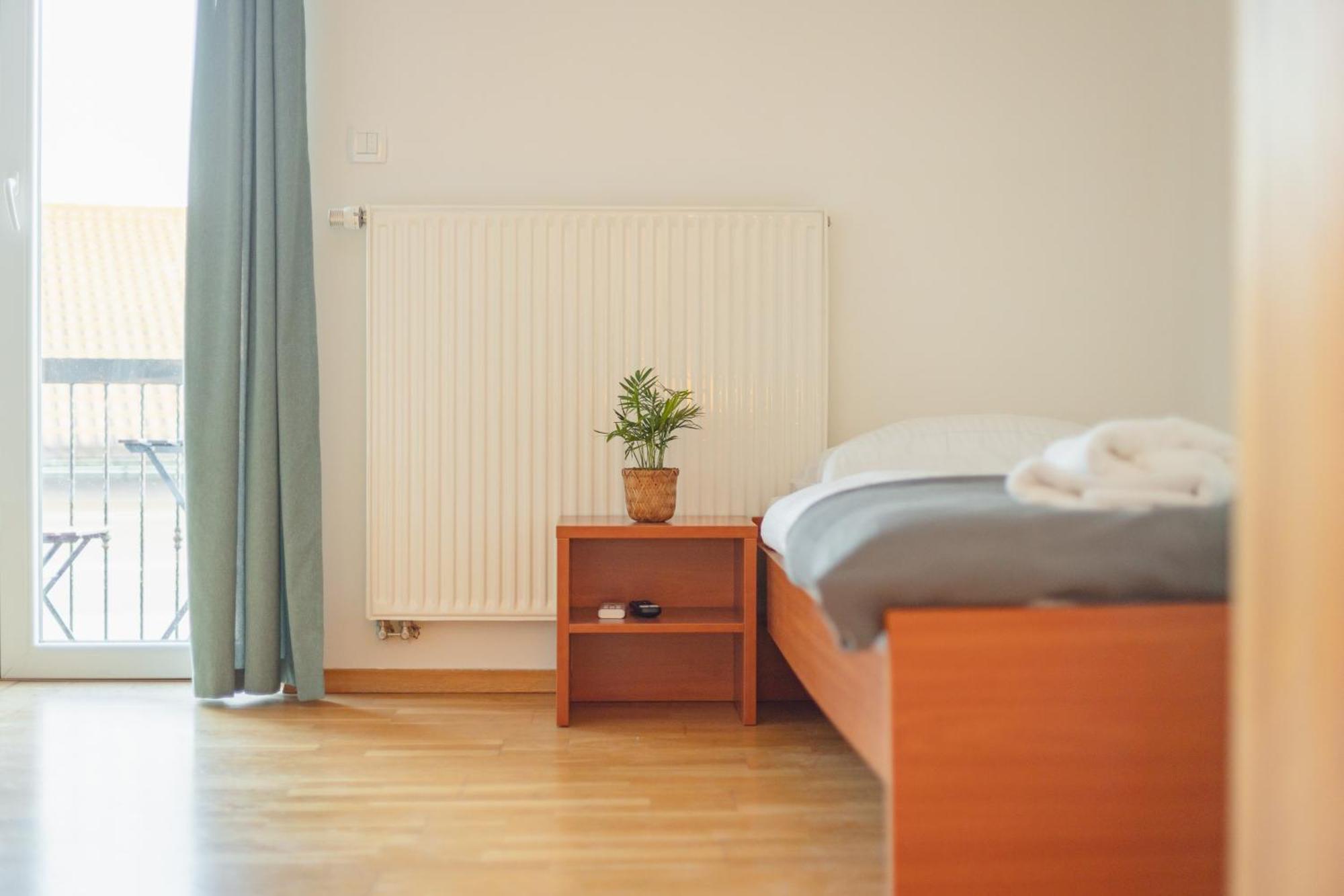 Vila Klara Apartments Ljubljana Bagian luar foto