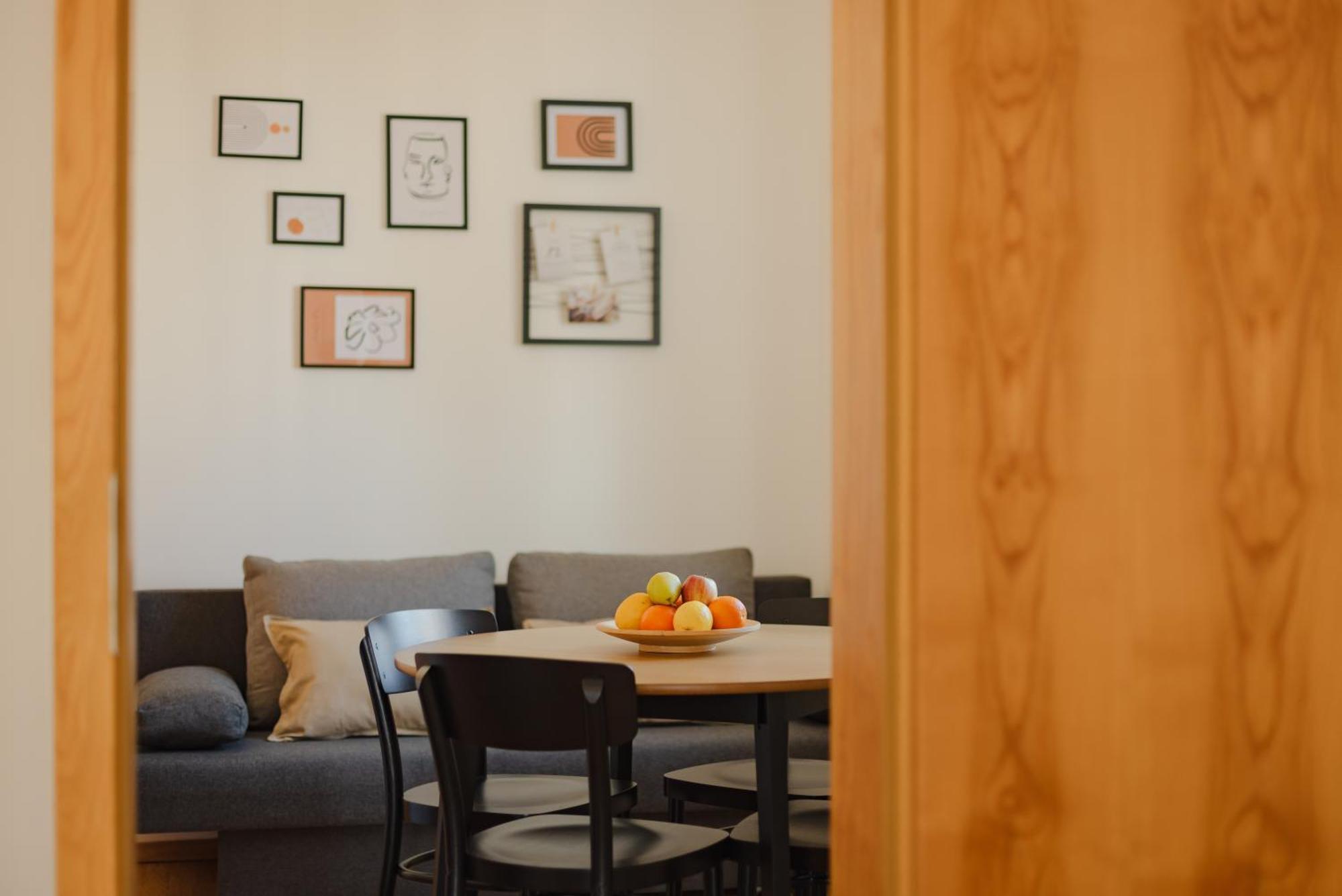 Vila Klara Apartments Ljubljana Bagian luar foto