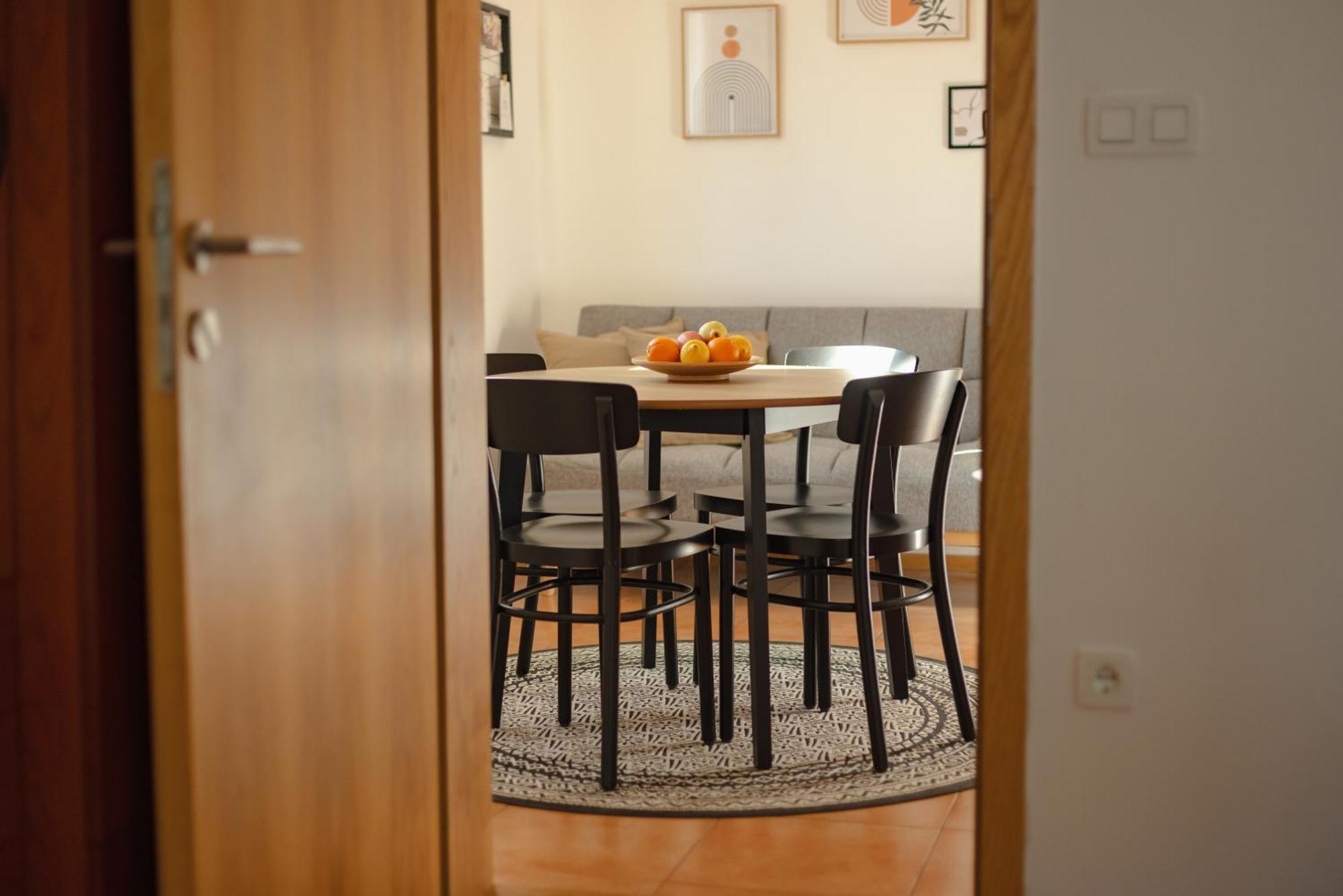 Vila Klara Apartments Ljubljana Bagian luar foto