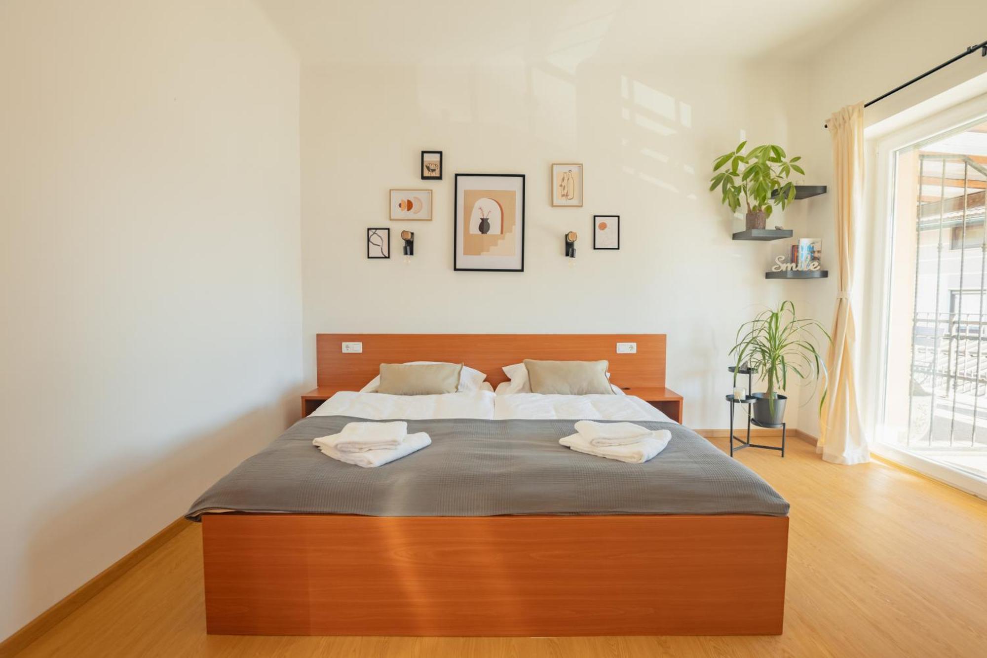 Vila Klara Apartments Ljubljana Bagian luar foto