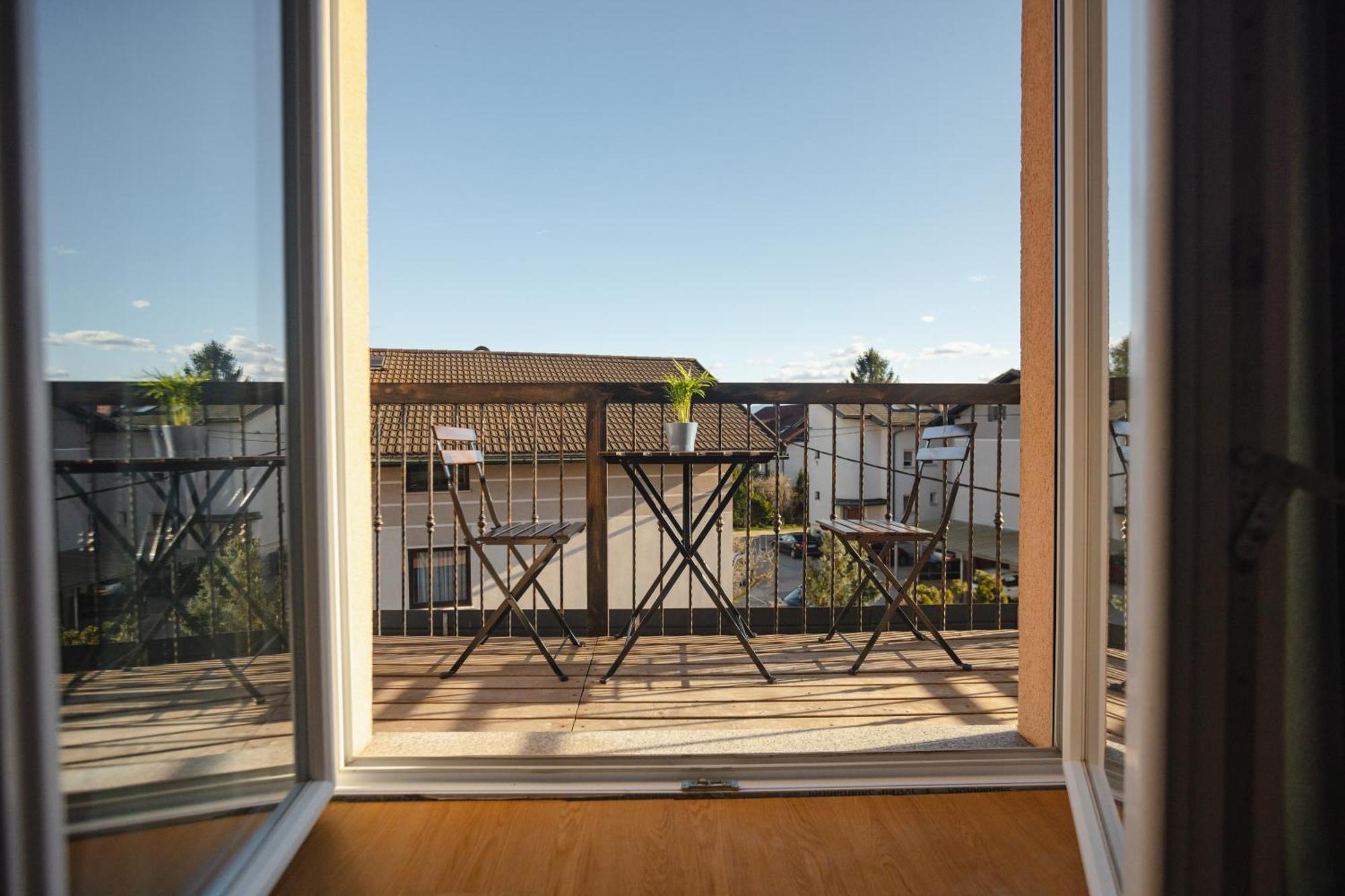 Vila Klara Apartments Ljubljana Bagian luar foto
