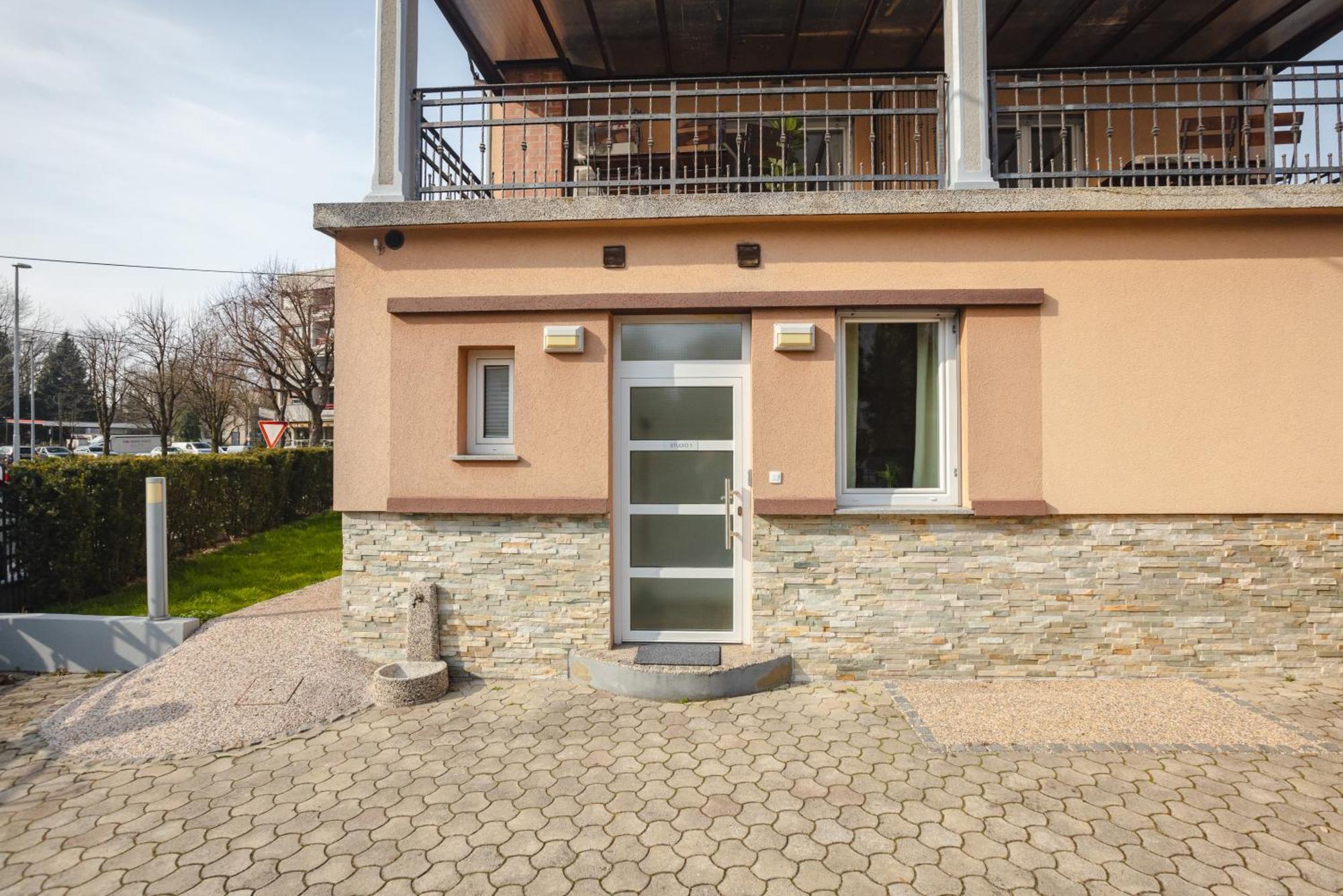 Vila Klara Apartments Ljubljana Bagian luar foto
